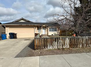 2927 SW Quartz Ave, Redmond, OR 97756