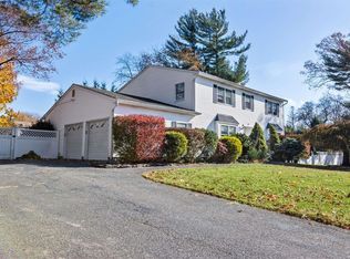 4 Jamor Ct, Nesconset, NY 11767