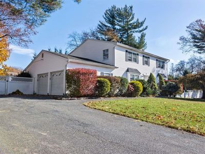 4 Jamor Court, Nesconset, NY, 11767
