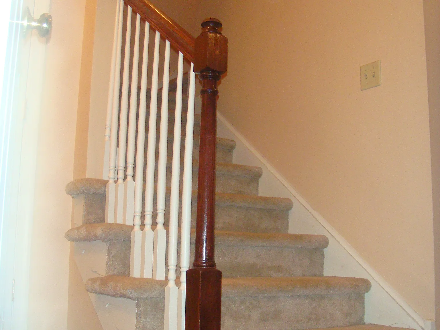 3 bed, 2.5 bath, 1806 sqft, $2,300 — Photo 2
