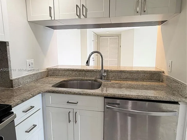 770 Claughton Island Dr #704 — Photo 5