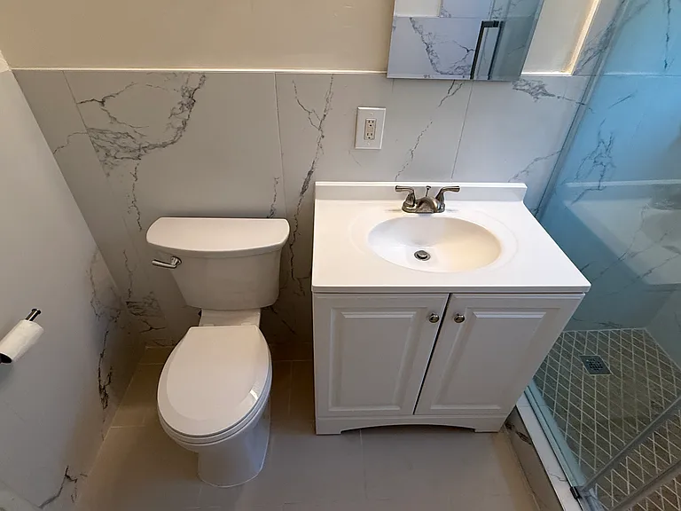 2529 1/4 N Adelia Ave #1/4 — Photo 2