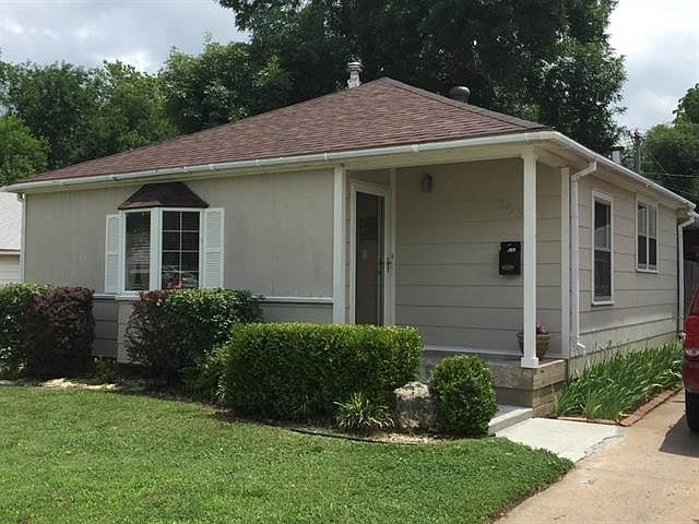 1st image of 303 E Kelly Ave
