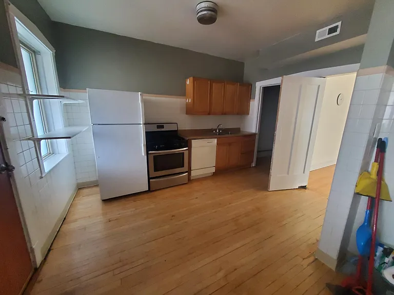 3024 W Addison St #2 — Photo 7