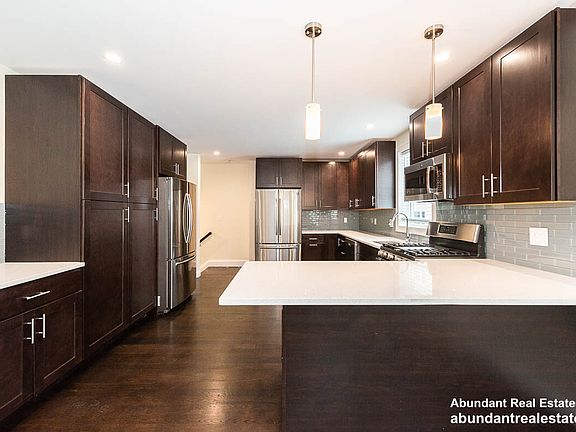 2nd image of 10 Marion St #2