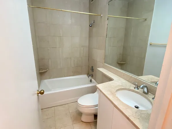 200 East 69th Street image 9 of 14