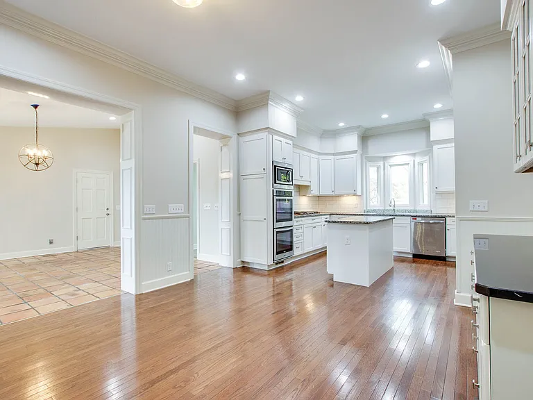 1306 SE Broad St — Photo 11