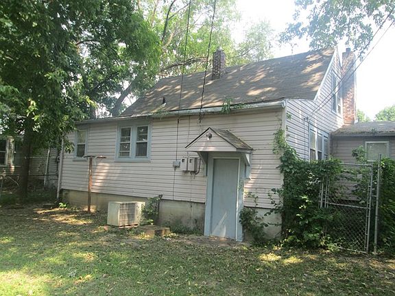 3rd image of 610 S Huttig Ave