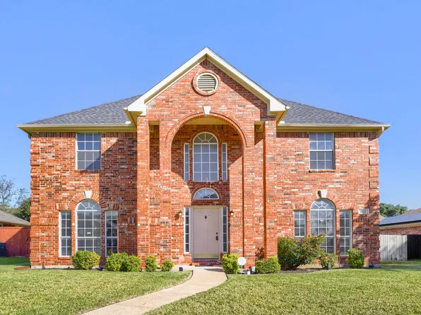 1313 Blue Jay Dr, Lewisville, TX 75077