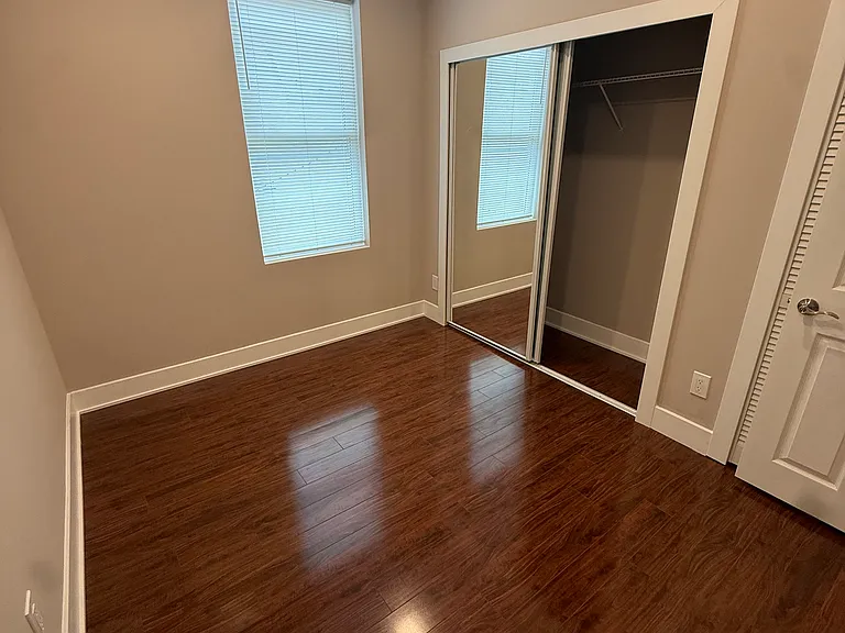 507 E Washington Ln — Photo 17