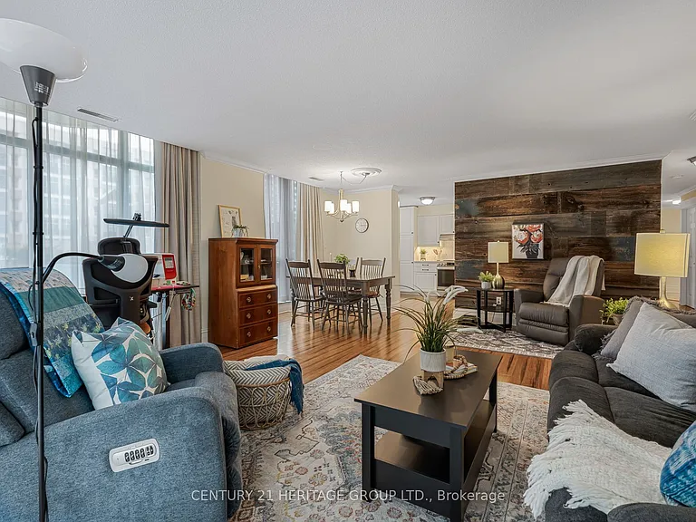 67 Caroline St S #102 — Photo 23