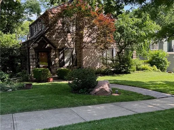 5405 Locust St, Kansas City, MO 64110