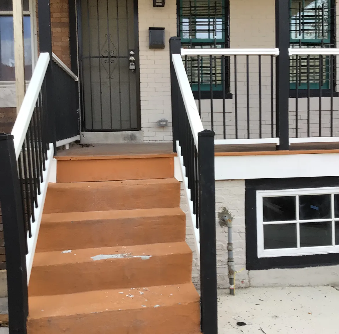 4 bed, 1342 sqft, $1,850 — Photo 2