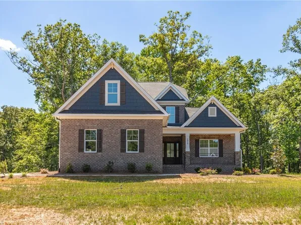 4029 Estate Dr, Lewisville, NC 27023