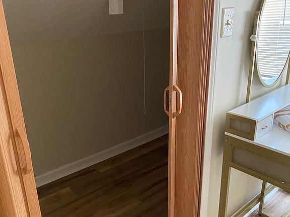 Upper room Closet