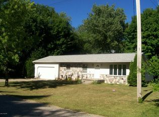 401 S Pine St, Sheridan, MI 48884