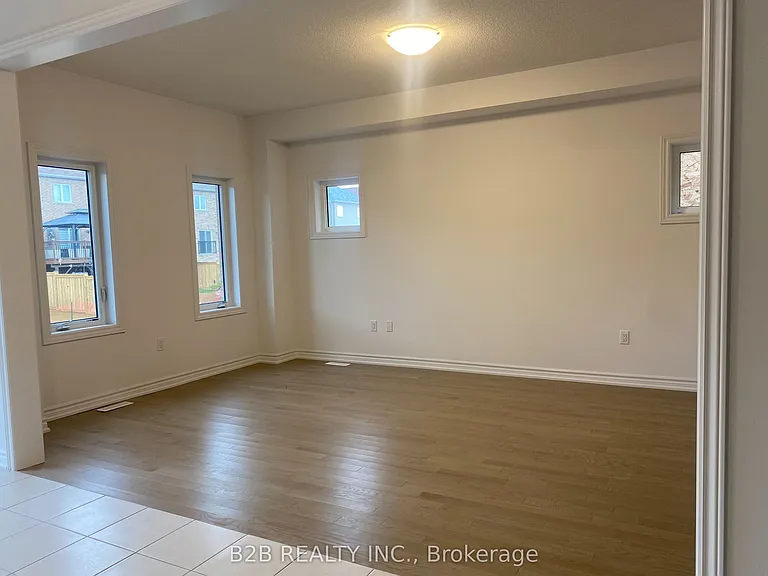 332 Moody St — Photo 6