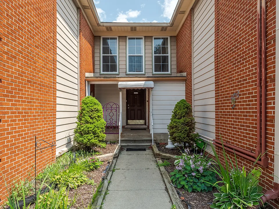 342 S Rochester Rd #11