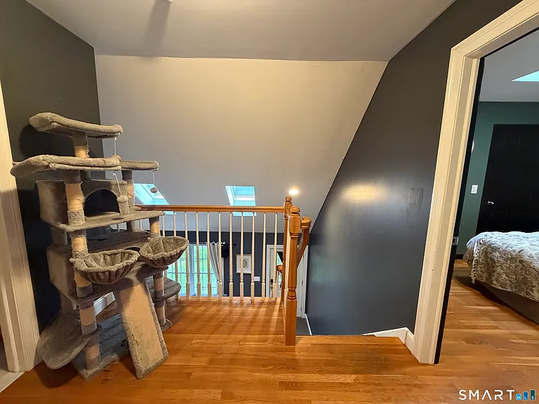 232 Scott St — Photo 9