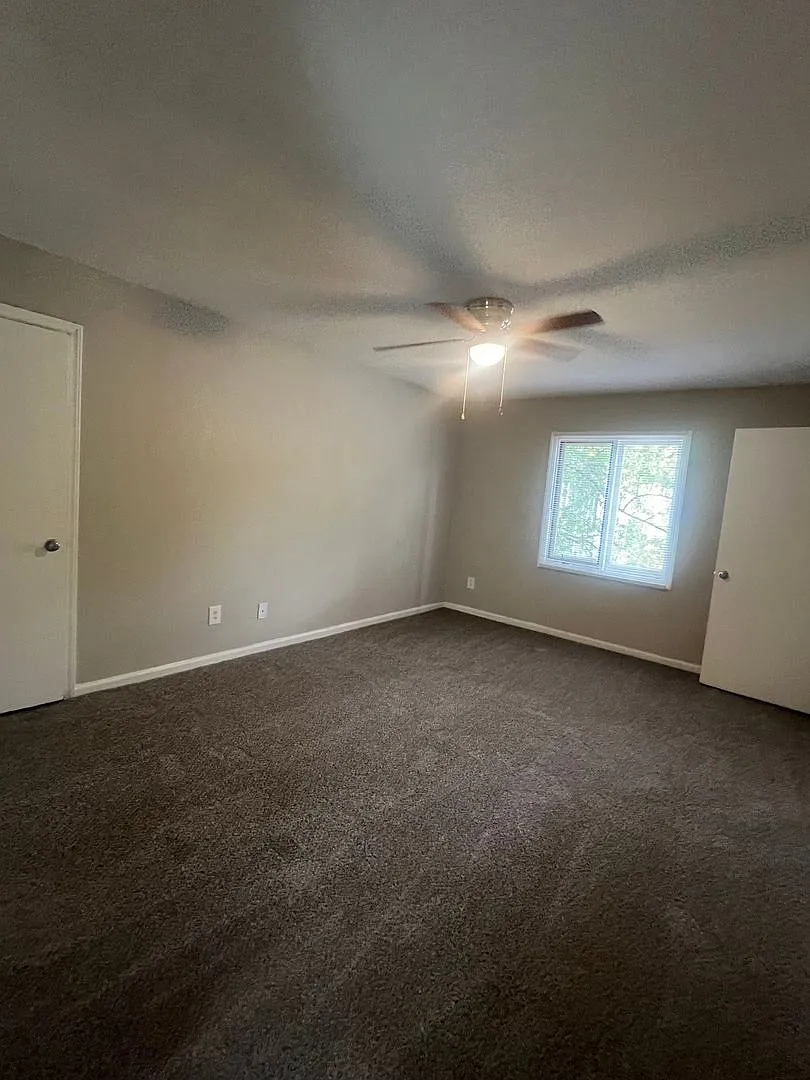 South Charlotte Rental at Sharon Lakes Condominiums — Photo 3