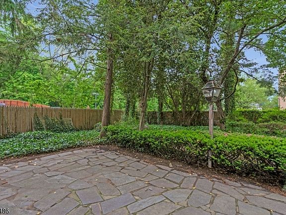 21st image of 3 Shelbourne Ave