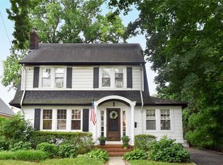 290 Crocus Ave, Floral Park, NY 11001