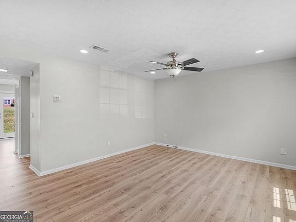 2nd image of 138 Hudson Bridge Ct