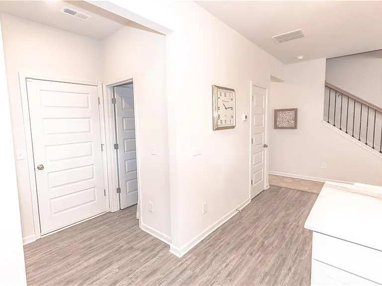 144 Madison Bnd — Photo 15