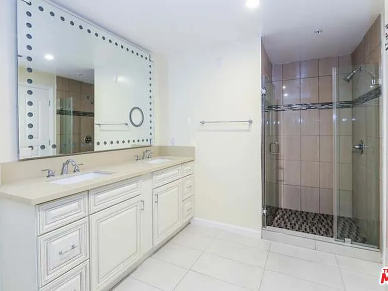 155 S Oxford Ave #203 — Photo 11