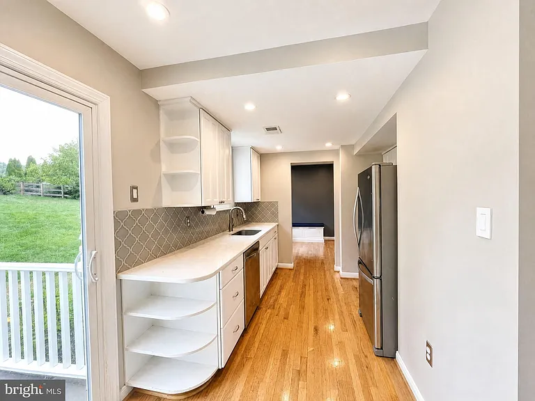 10417 Carlyn Ridge Rd — Photo 4