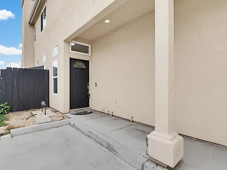 1774 Elm Ave — Photo 16