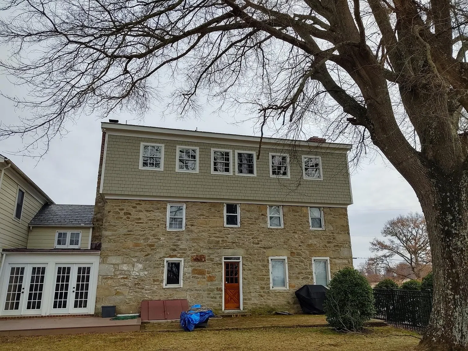 3 bed, 2300 sqft, $3,750 — Photo 3