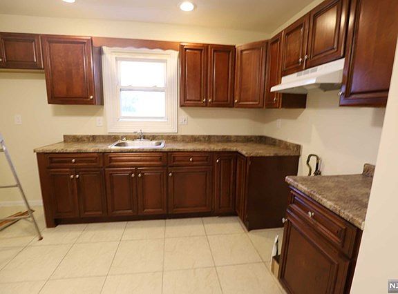3rd image of 357 Riverview Ave Floor 2