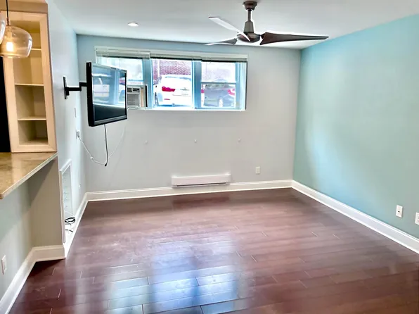 2339 40th Pl NW, Washington, DC 20007