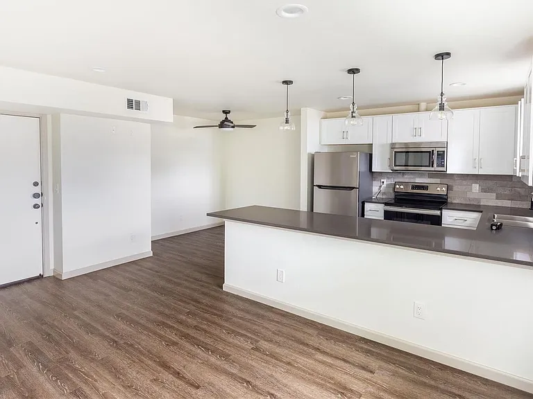4912 Gaston Ave — Photo 7