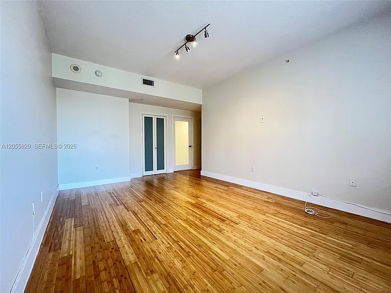 10 Aragon Ave #614 — Photo 16