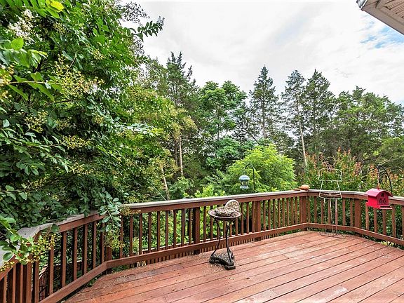 3rd image of 14105 Catbird Dr
