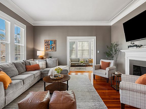 4th image of 1011 Blandford Ave