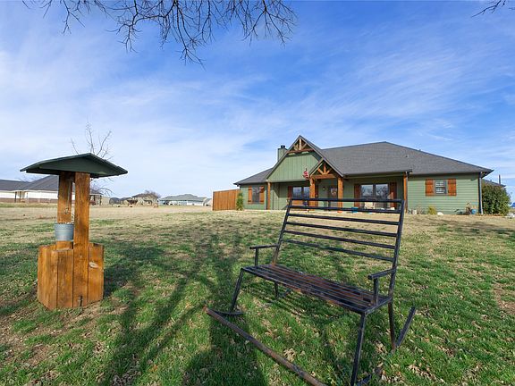 3rd image of 700 N Mesquite St