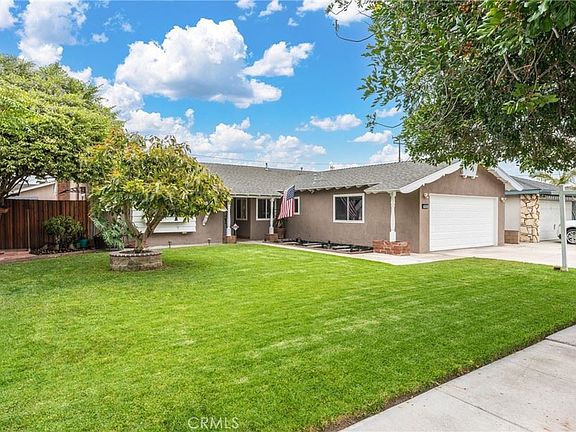 3rd image of 3062 W Teranimar Dr