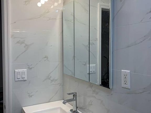 3rd image of 6724 Burns St