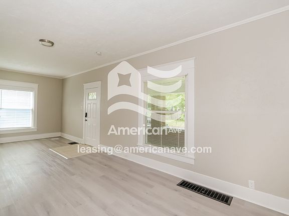 524463_005_wm_-_living_room_12987328.jpg
