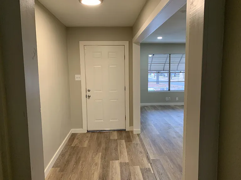 2203 Mercedes Rd — Photo 3