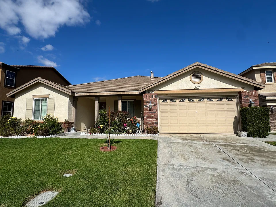 14738 Rick Ln