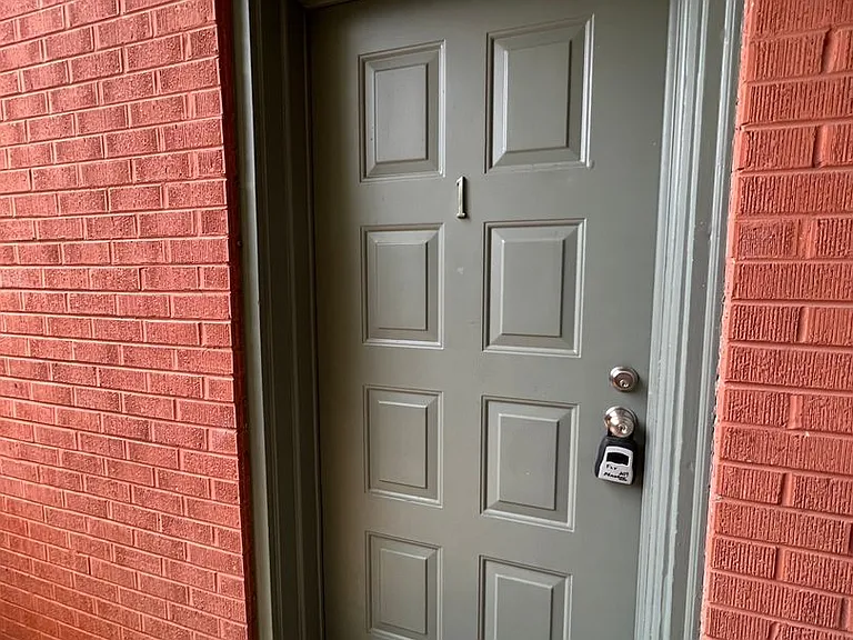 625 Pearl St #1 — Photo 4