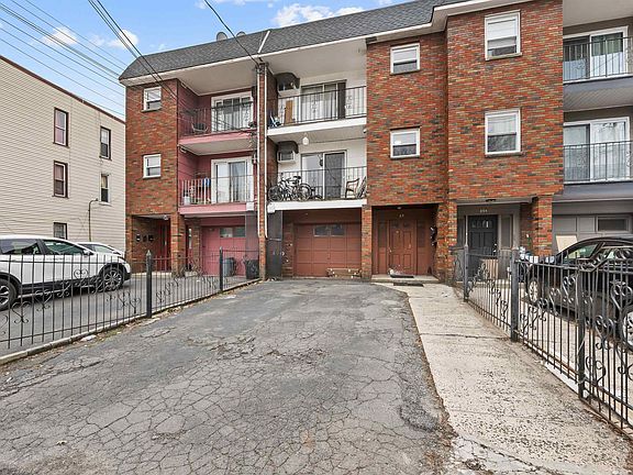 2nd image of 89 Ferry St