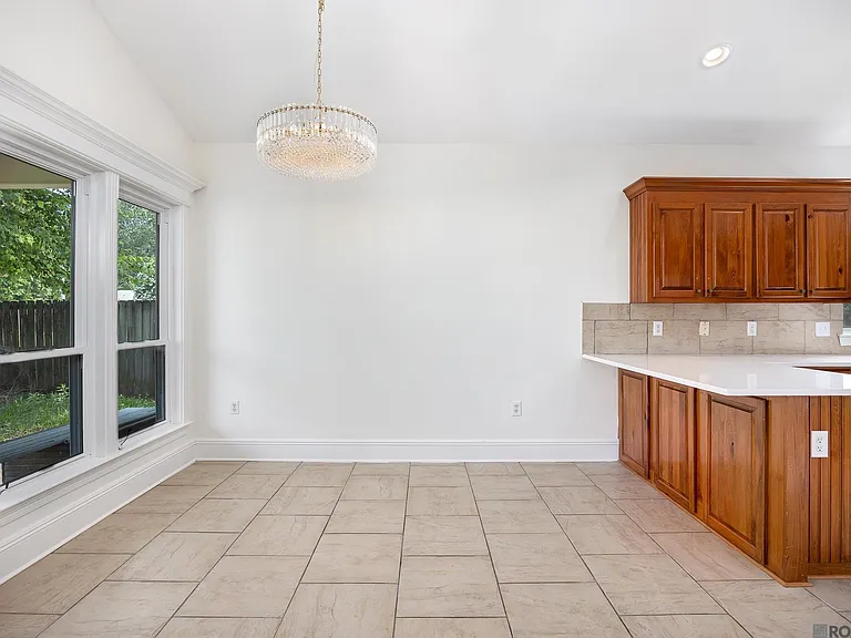 10417 Oakline Dr — Photo 7