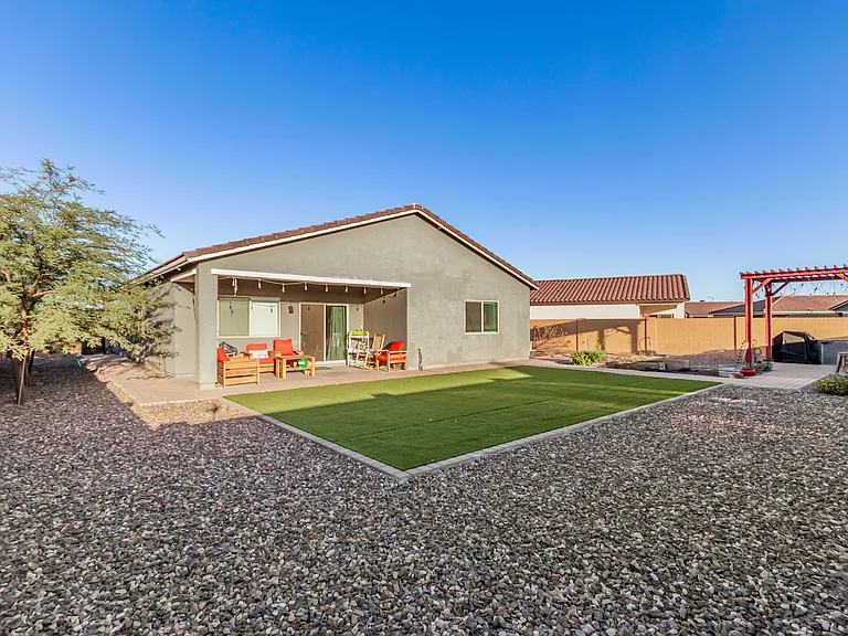915 E Ruby Ct — Photo 18