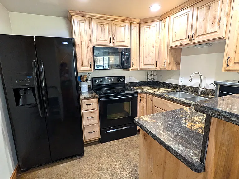2289 Monarch Dr #B — Photo 3