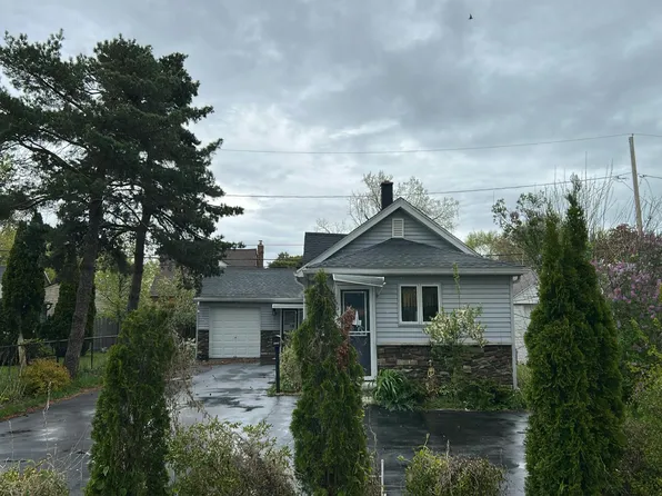 22025 Grand Lake St, Saint Clair Shores, MI 48080
